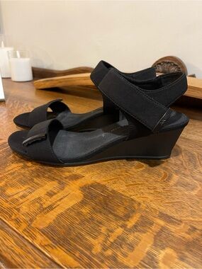 Anne Klein Black Elastic-Strap Wedge Sandals